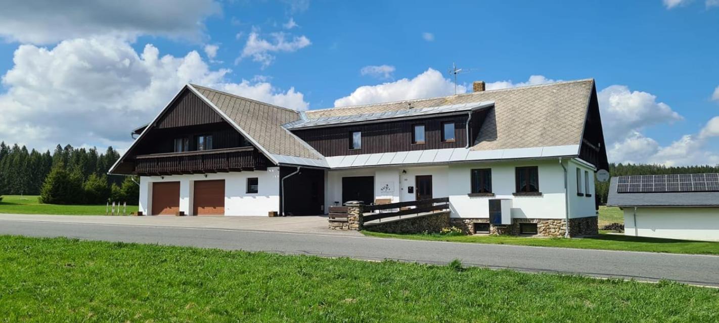 Horska Kvilda - Ubytovani U Chvalu Exterior foto